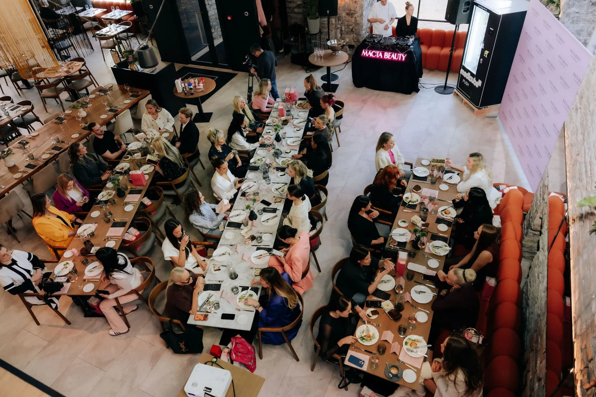 Restoran Moon interjöör privaatüritusteks